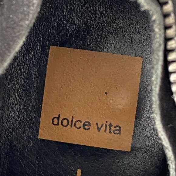 dolce vita Black Leather Ankle Heeled Boots Diagonal Zipper Design Sz 8 Chic - Picture 3 of 7